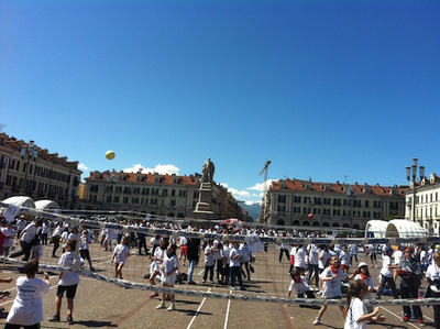 panoramica su Piazza galimberti al Big store volley day