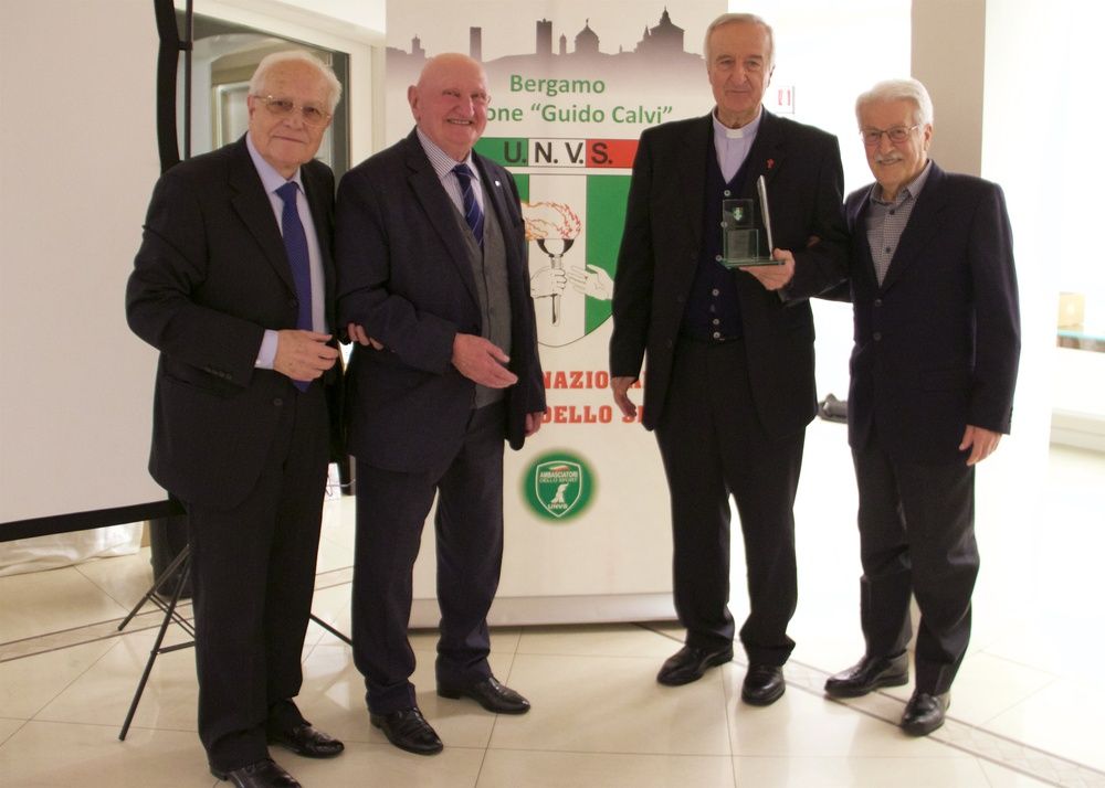 Premiazione del Socio Padre Giuseppe Rigamonti