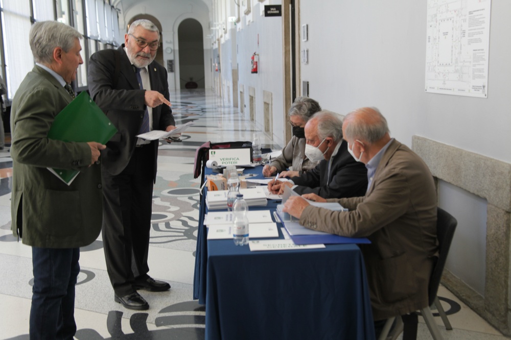 Assemblea 2022 Ettore Biagini presiede il tavolo della verifica poteri